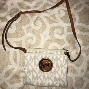 Michael kors cross body